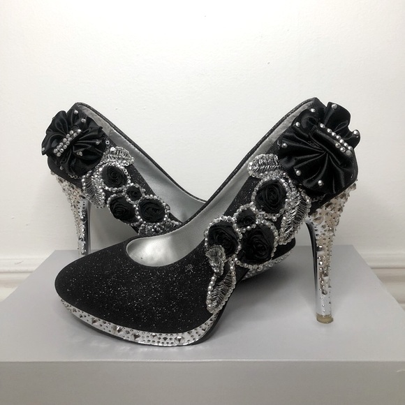 🦋KISS me again Heels - Picture 1 of 5